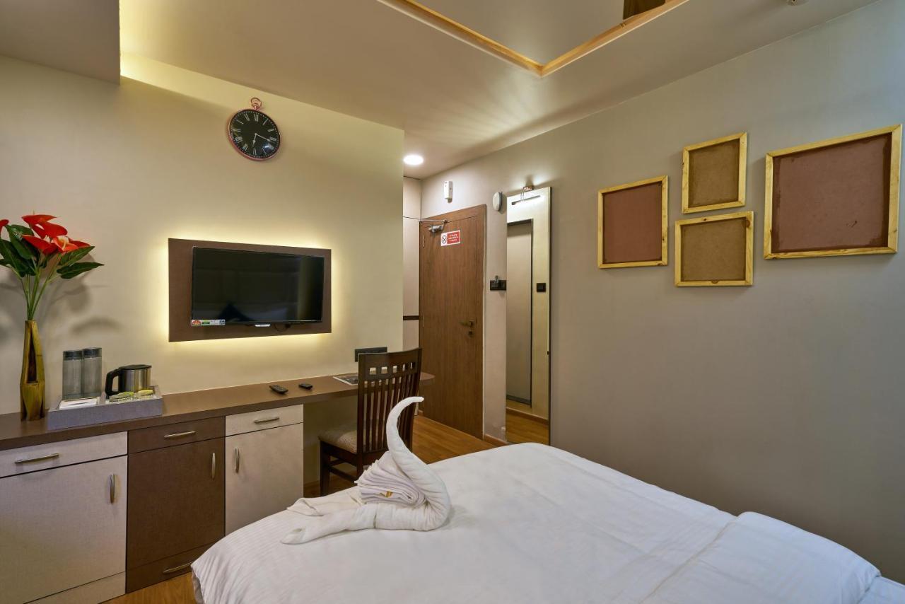 Tranquil La Casa Hotel Pune Luaran gambar